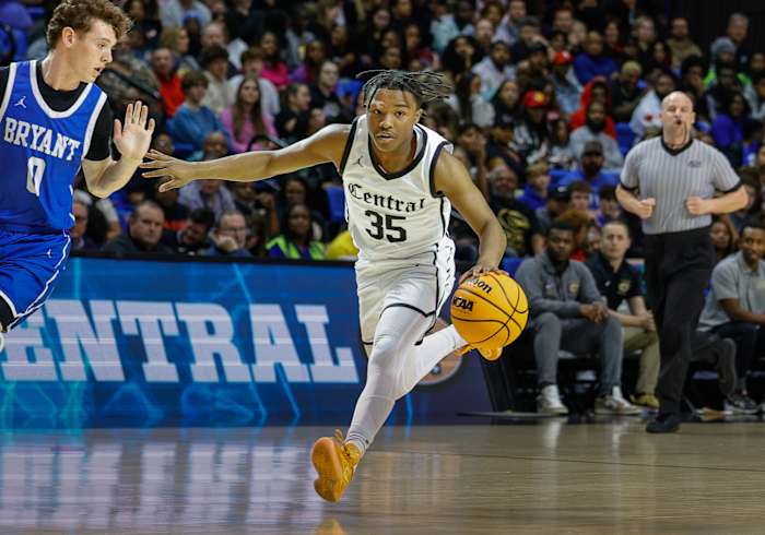 AAA Finals LR Central vs Bryant__00012
